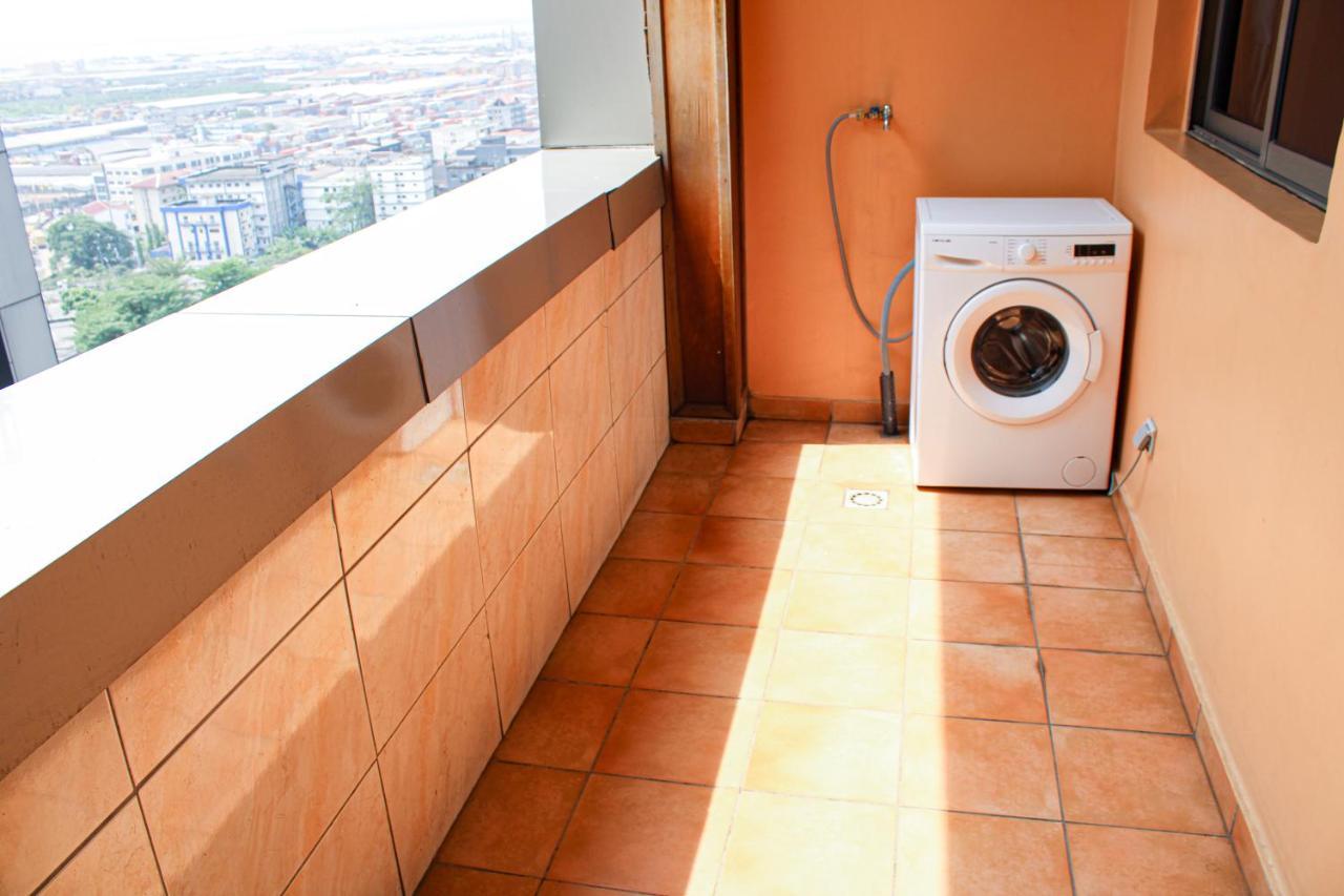 Residence Le Carat Bonapriso Дуала Экстерьер фото