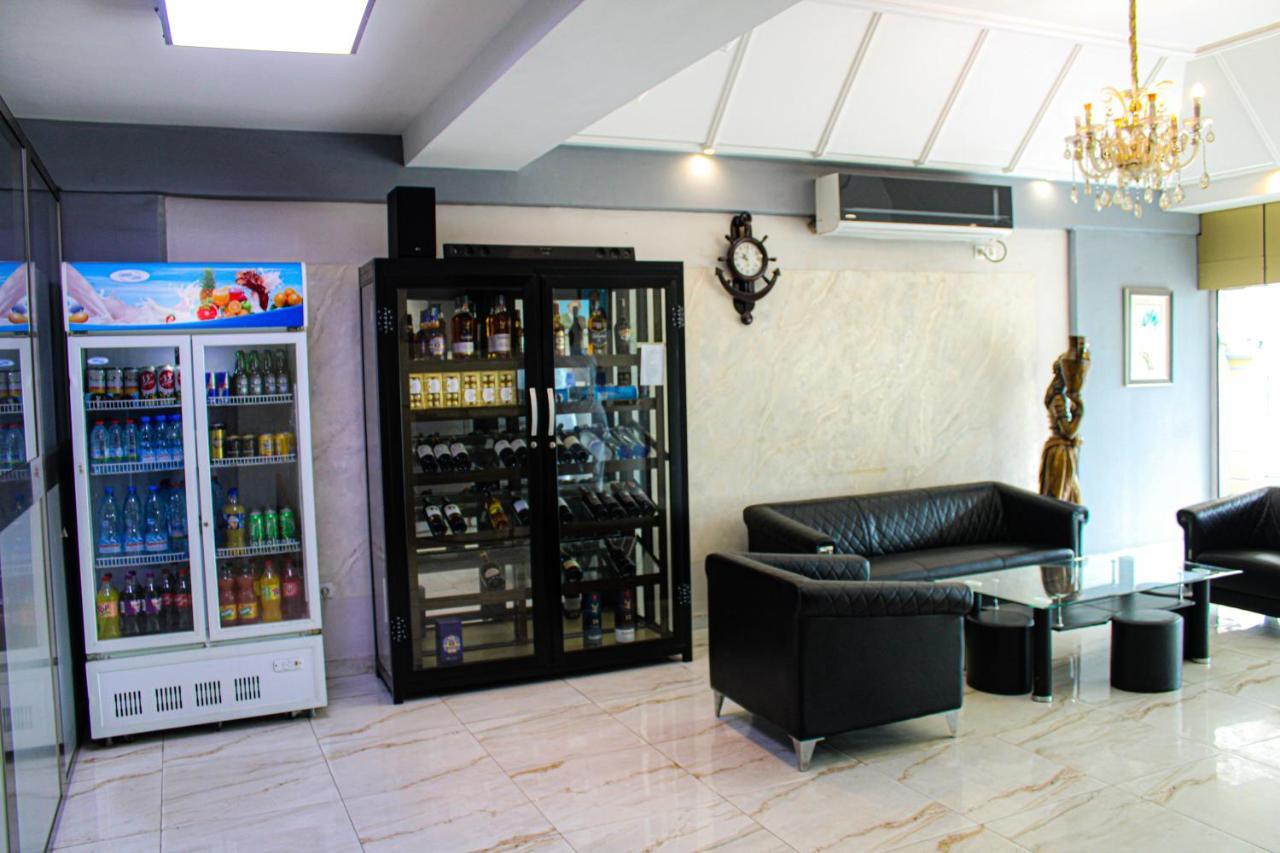 Residence Le Carat Bonapriso Дуала Экстерьер фото